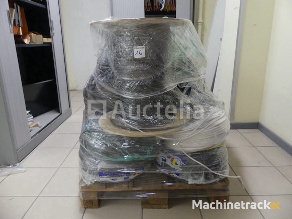 Set van verschillende elektrische kabelspoelen