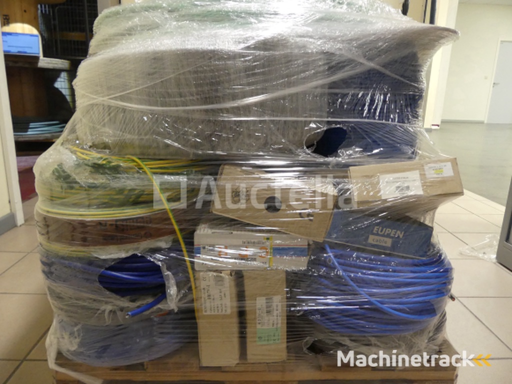 Set van verschillende elektrische kabelspoelen