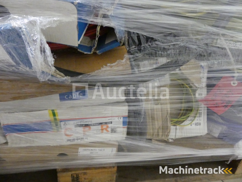 Set van verschillende elektrische kabelspoelen