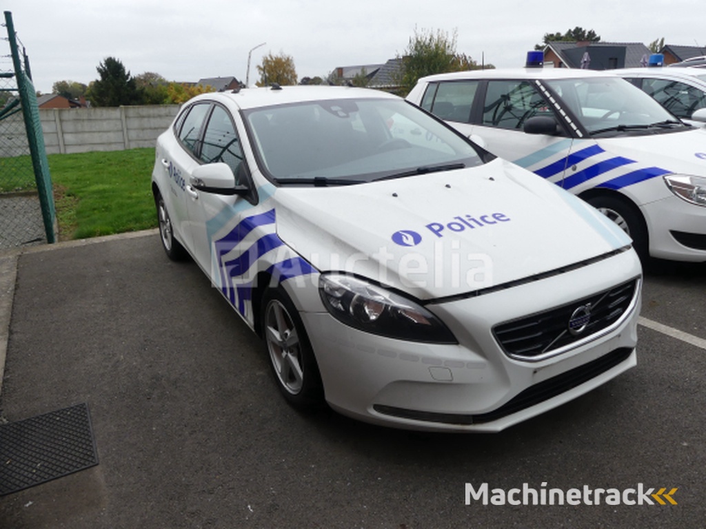 Volvo V40 Mixed Car (2015-87.651 km-VIN:YV1MV8481F2213201)