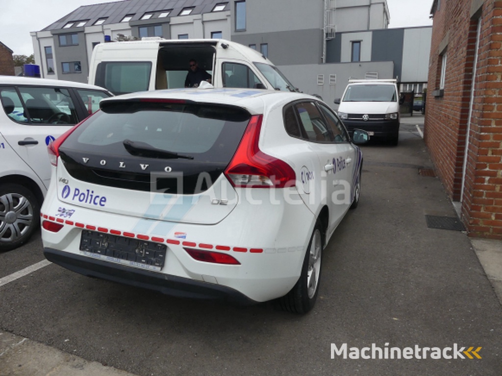 Volvo V40 Mixed Car (2015-87.651 km-VIN:YV1MV8481F2213201)
