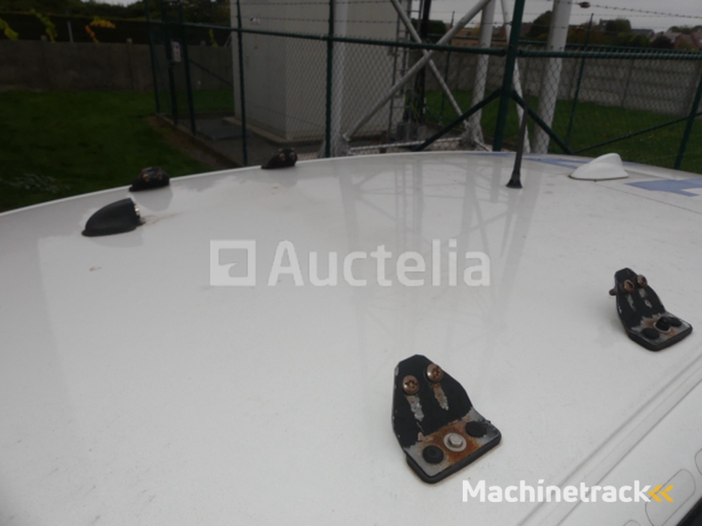 Volvo V40 Mixed Car (2015-87.651 km-VIN:YV1MV8481F2213201)