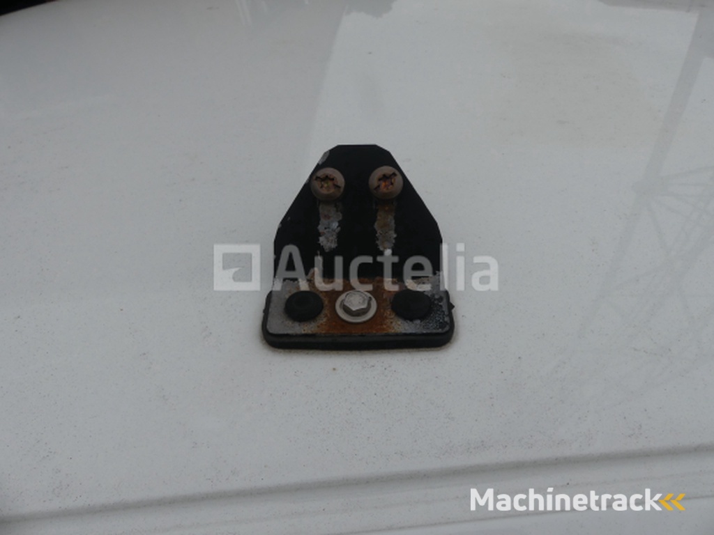 Volvo V40 Mixed Car (2015-87.651 km-VIN:YV1MV8481F2213201)