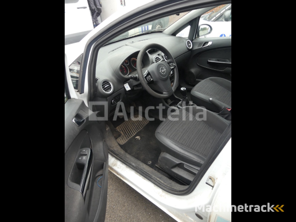 Mixed car Opel Corsa (2014-106.163 km-VIN:W0L0SDL68E4250631)