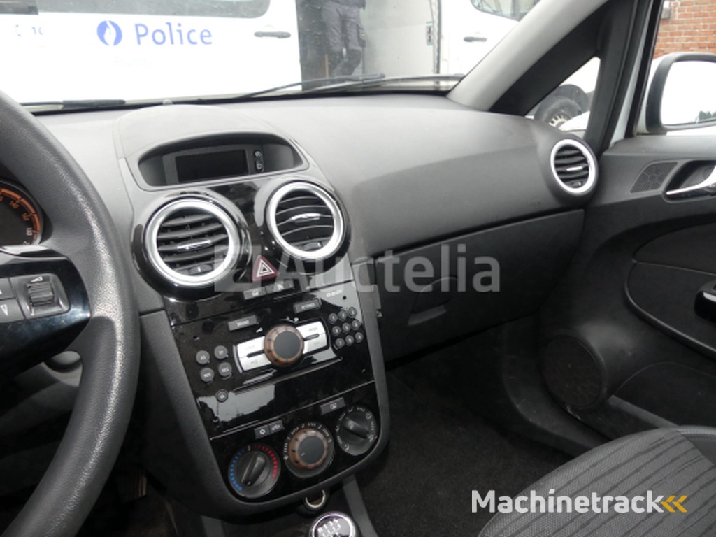 Mixed car Opel Corsa (2014-106.163 km-VIN:W0L0SDL68E4250631)