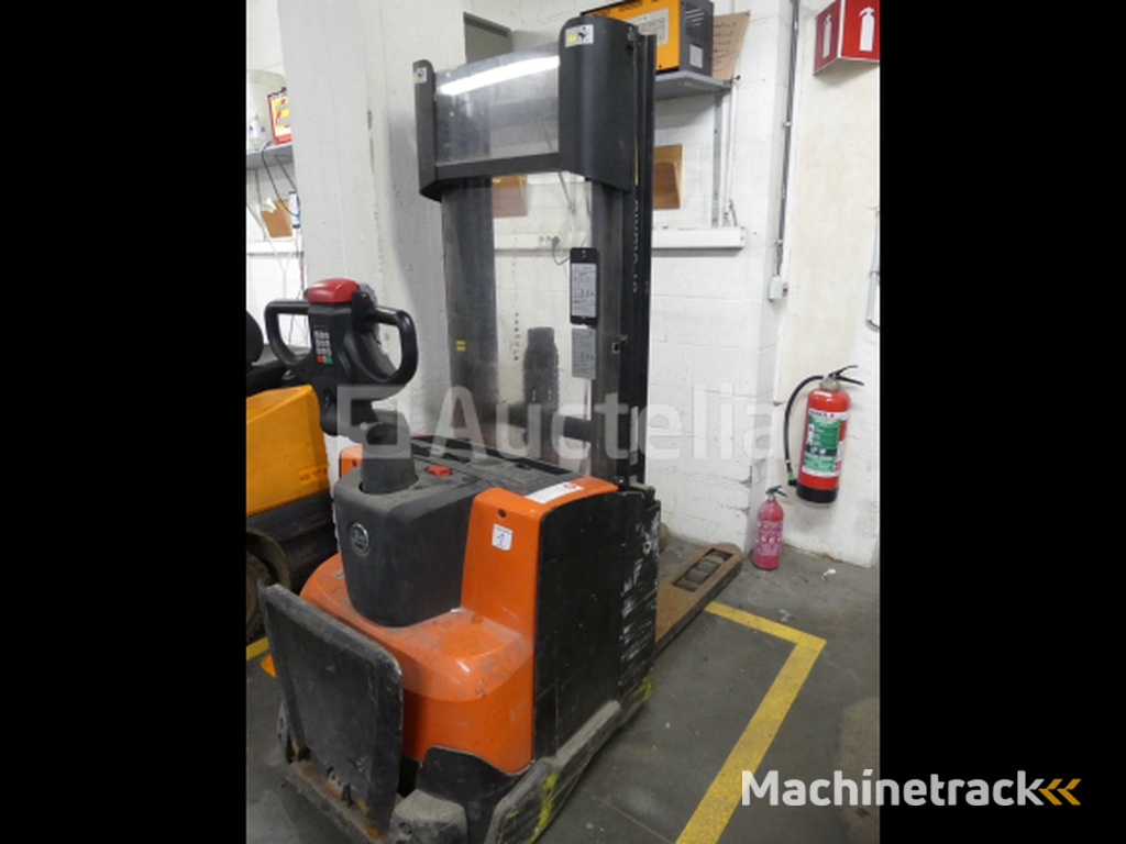 REF:2245.18.36 - BT Staxio SWE120 L electric stacker