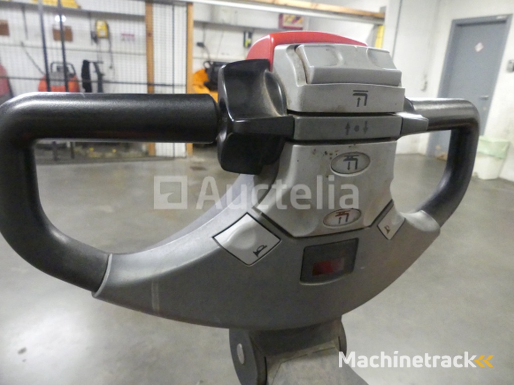 REF:2245.18.36 - BT Staxio SWE120 L electric stacker