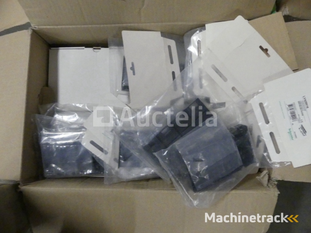 Diverse elektrische apparatuur set