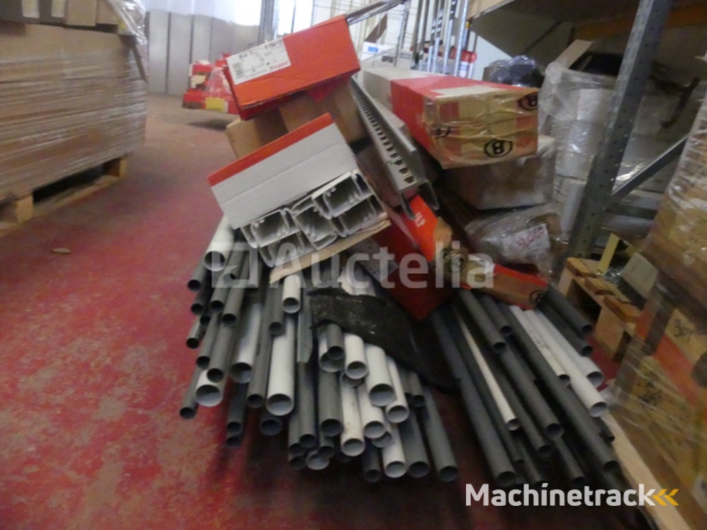 Set kanalen, PVC buizen en diverse accessoires