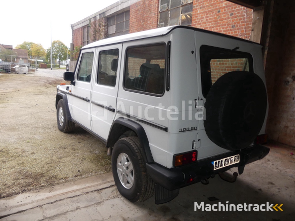 Voiture Mercedes-Benz 300 GD (1992-241.306 km)(VIN: WDB46332817084482)