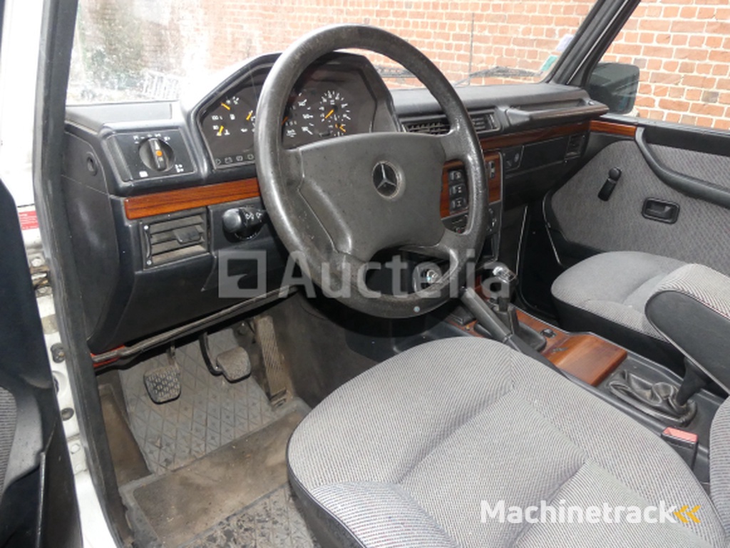 Voiture Mercedes-Benz 300 GD (1992-241.306 km)(VIN: WDB46332817084482)