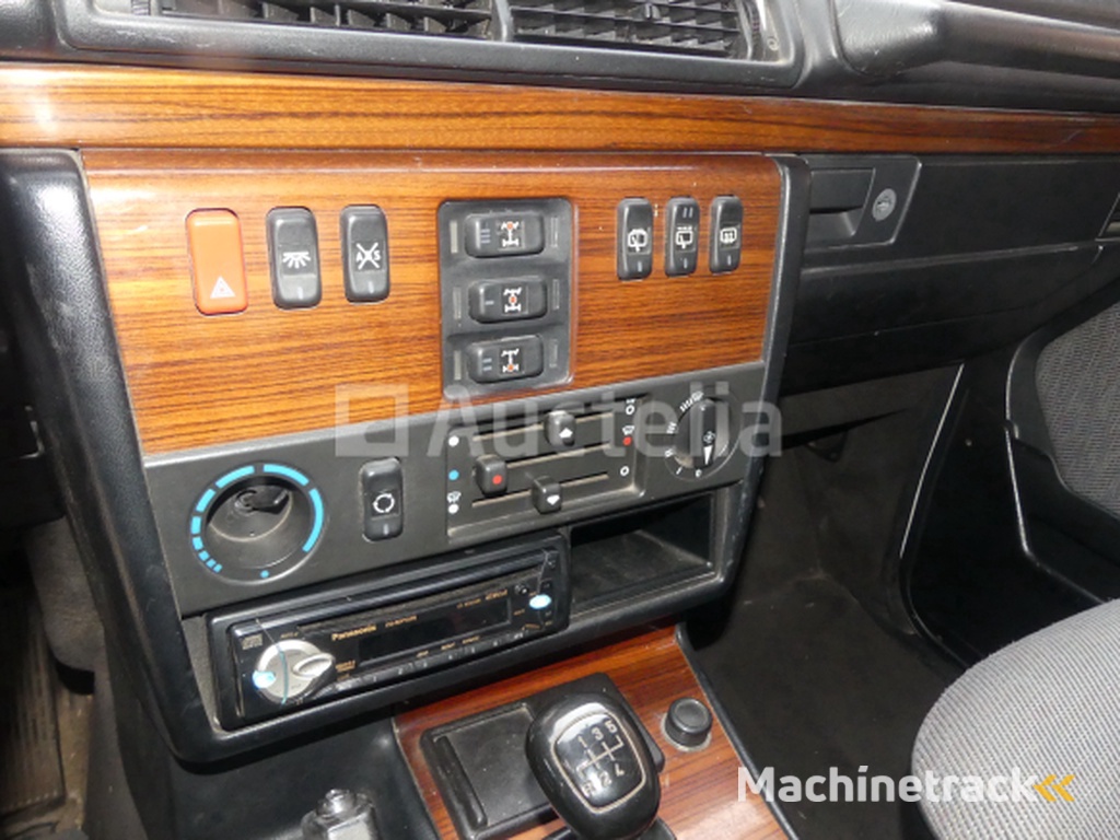 Voiture Mercedes-Benz 300 GD (1992-241.306 km)(VIN: WDB46332817084482)