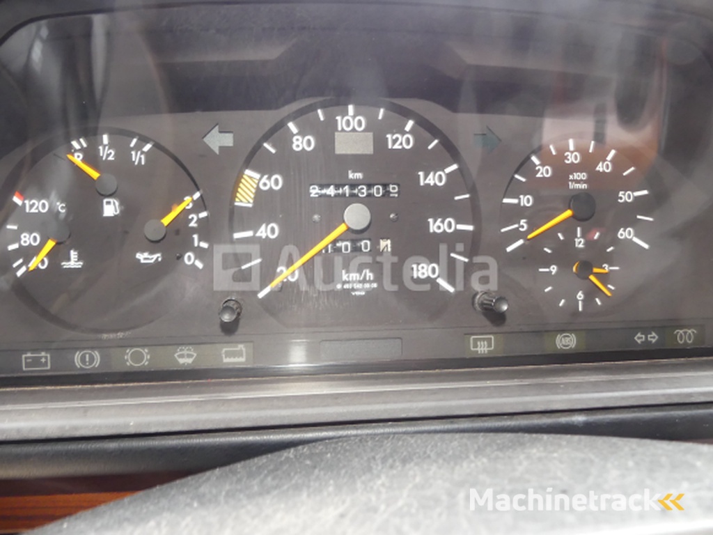 Voiture Mercedes-Benz 300 GD (1992-241.306 km)(VIN: WDB46332817084482)