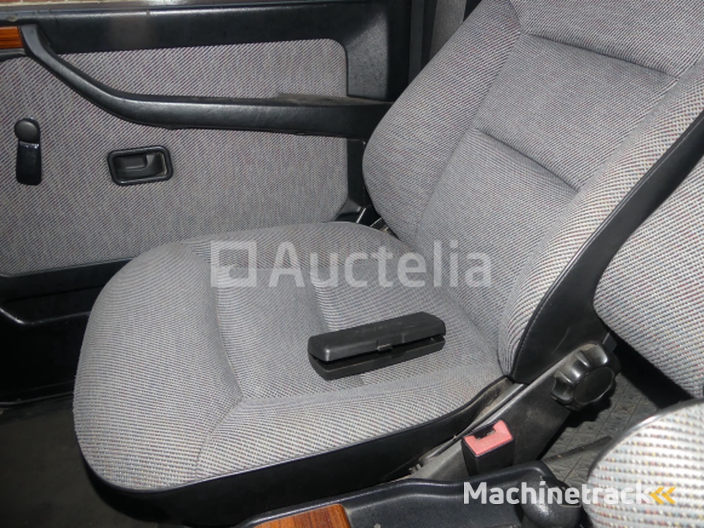 Voiture Mercedes-Benz 300 GD (1992-241.306 km)(VIN: WDB46332817084482)