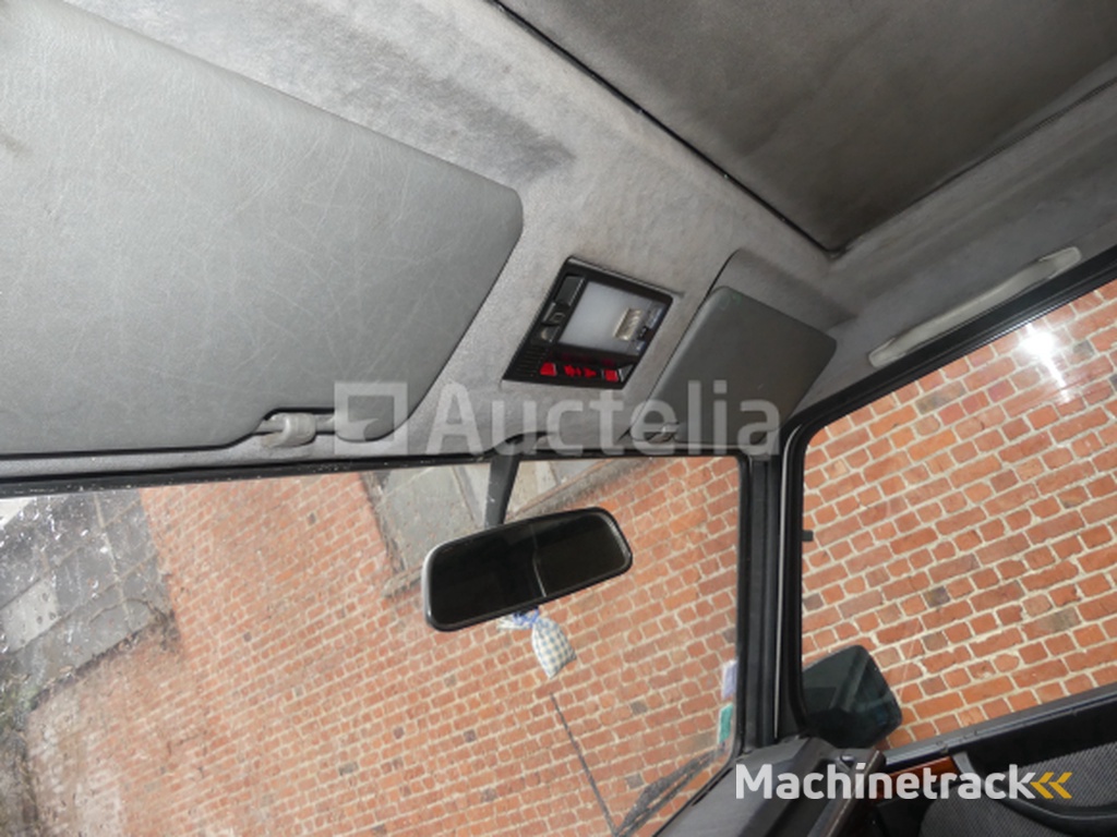 Voiture Mercedes-Benz 300 GD (1992-241.306 km)(VIN: WDB46332817084482)