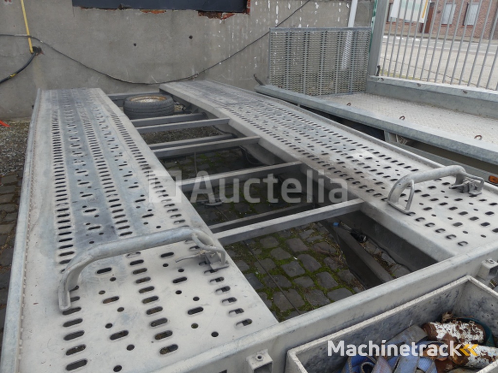 JCS 2CB2 dieplader (YA9MAN270LV274607)