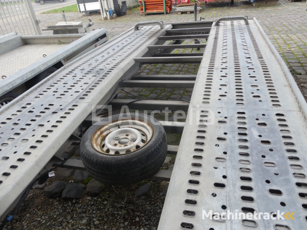 JCS 2CB2 dieplader (YA9MAN270LV274607)