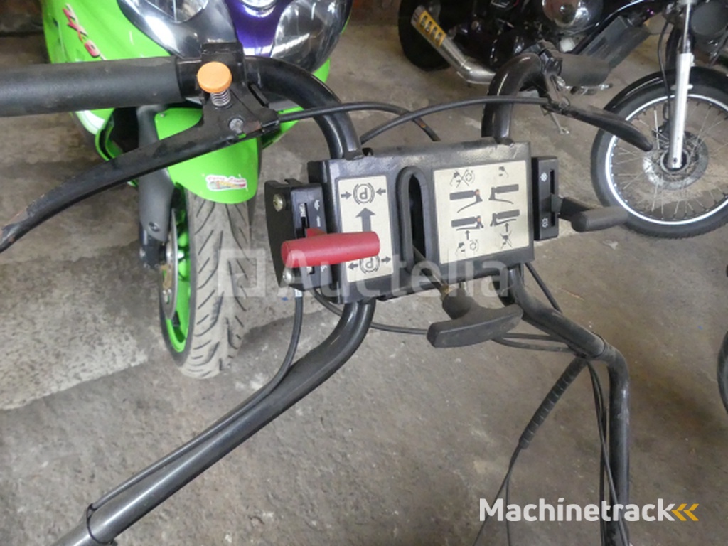 Vintage Lawn Mower with Roller Ramnsomes Marquis 61