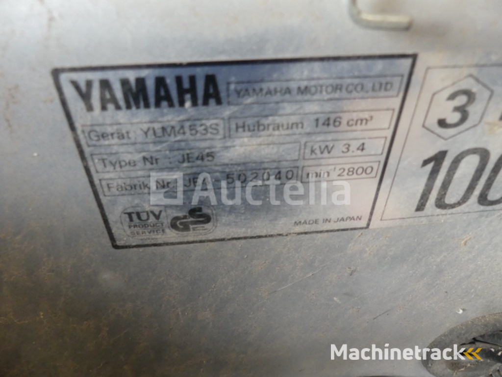 Yamaha YLM453 petrol lawn mower