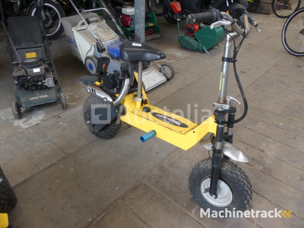 Dirt Rider balance bike with combustion engine