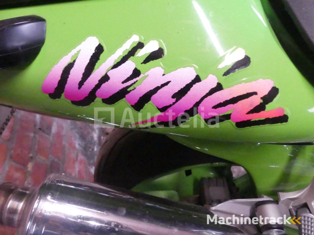 900cc Kawasaki ZX-9R Ninja Motorcycle(VIN: JKAZX900EEA012683)