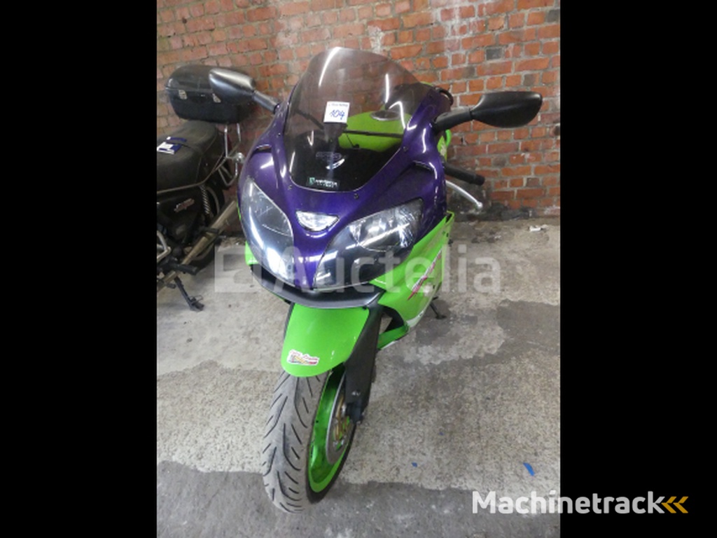 900cc Kawasaki ZX-9R Ninja Motorcycle(VIN: JKAZX900EEA012683)