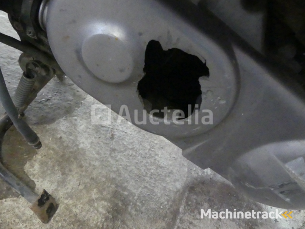 50cc Peugeot V-clic Scooter (VIN: LAEAGZ4808B28876)