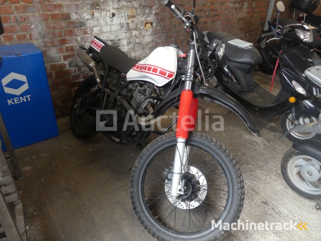 Yamaha XT125 125cc Motorcycle (VIN: 5Y3012220)