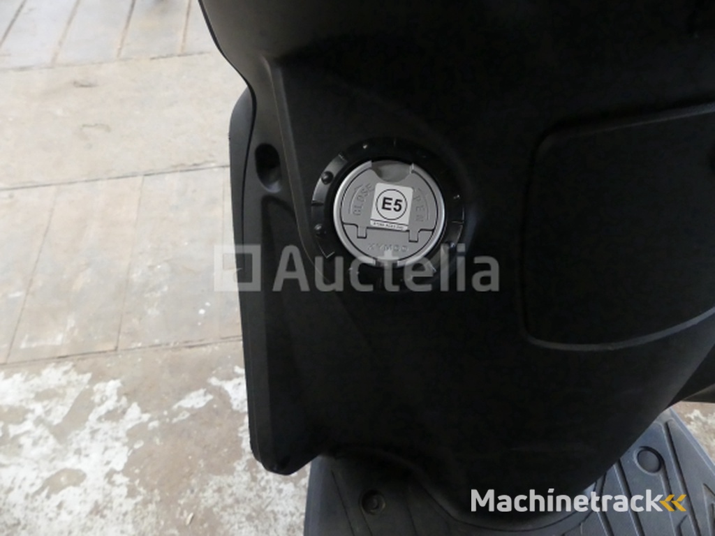 Scooter 50cc (zeer weinig km) Kymco Agility 16+ 50 4T (2024-826 km)(Vin: LC2CC0000R1002452)