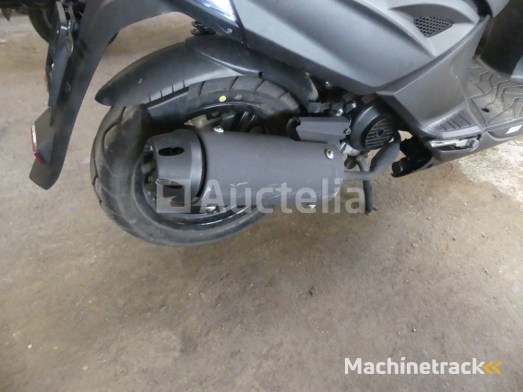 Scooter 50cc (zeer weinig km) Kymco Agility 16+ 50 4T (2024-826 km)(Vin: LC2CC0000R1002452)
