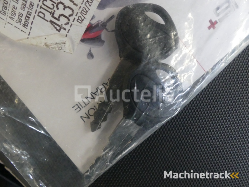 Scooter 50cc (zeer weinig km) Kymco Agility 16+ 50 4T (2024-826 km)(Vin: LC2CC0000R1002452)