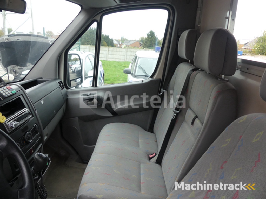 Volkswagen Crafter (2007-58.642 km-VIN:WV1ZZZ2EZ86007443)