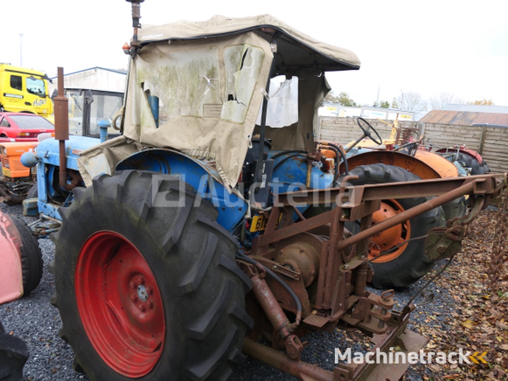 Ford Super Major Landbouwtractor + Lier