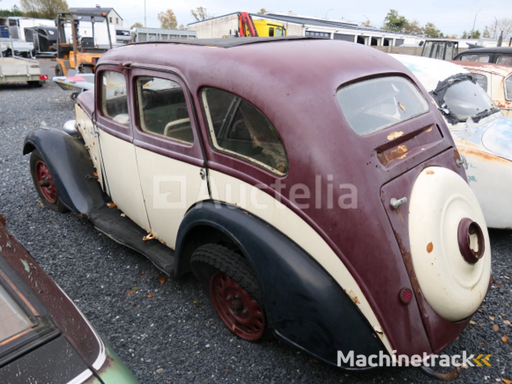 Antieke auto om Peugeot Peugeot 301 te restaureren (VIN: 39085)