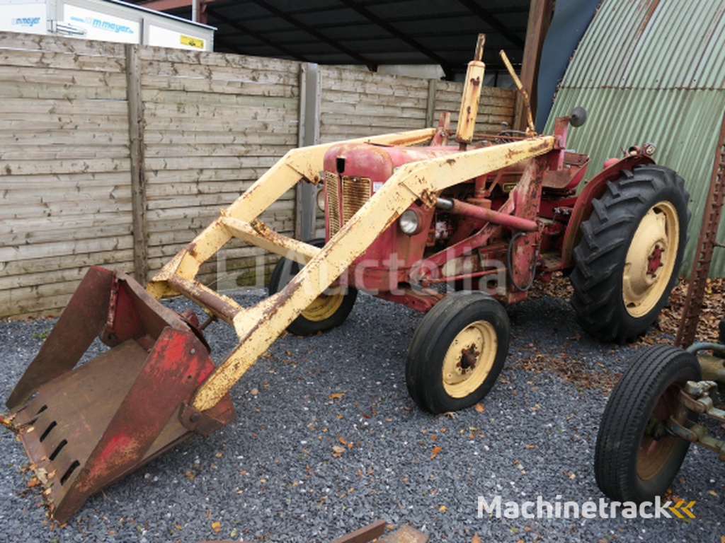 David Brown 950 landbouwtractor met voorlader (VIN: 950A401320)