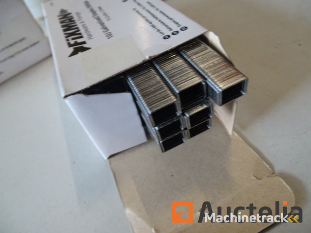 10000 FIXMAN Staples