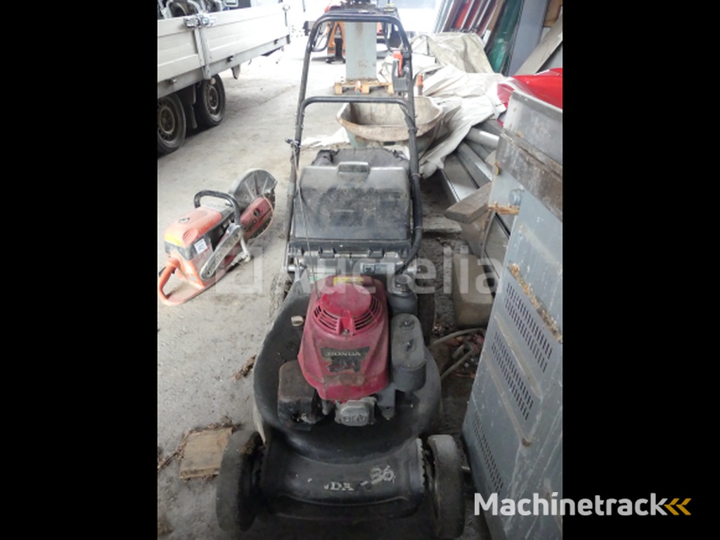 1Tractor en 2 grasmaaiers