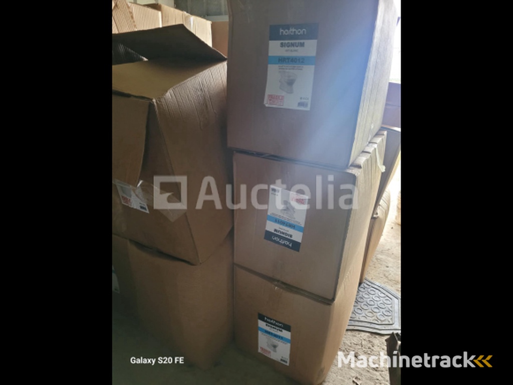 Porseleinen toiletpot HERTON ca. 30 STUKS