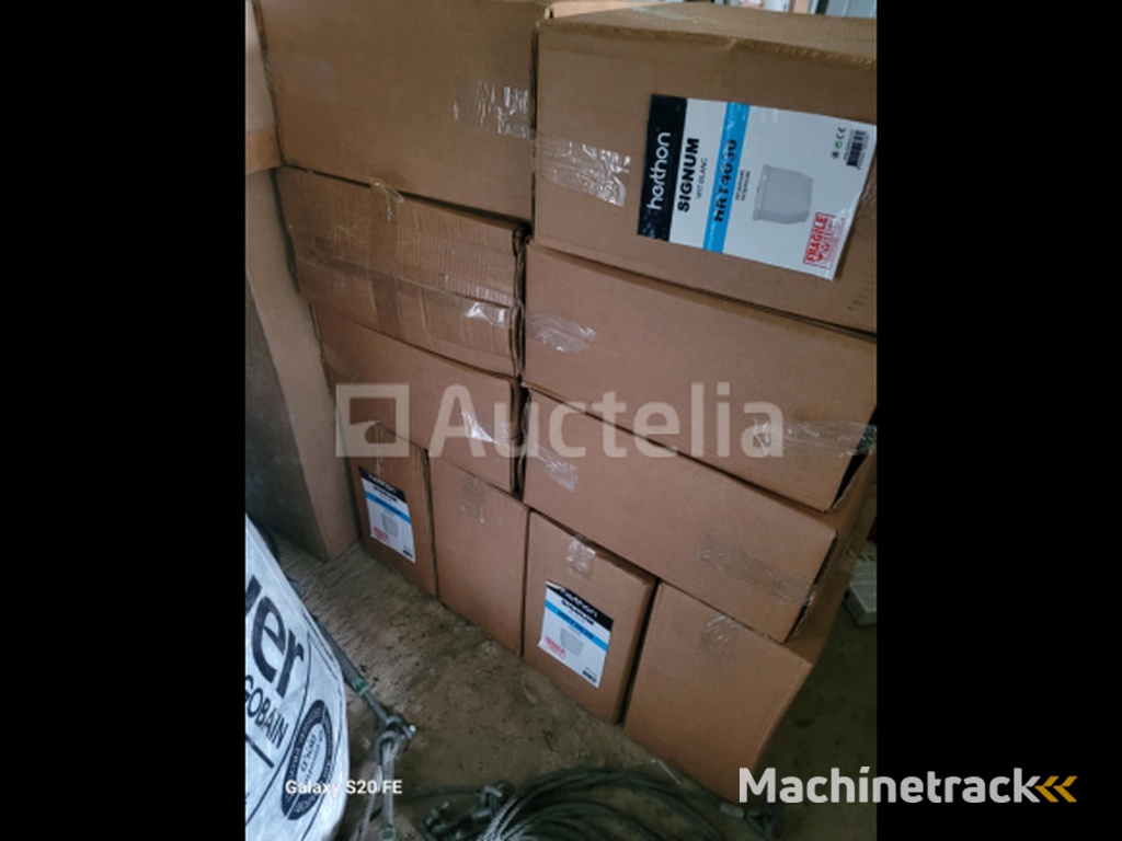 Porseleinen toiletpot HERTON ca. 30 STUKS