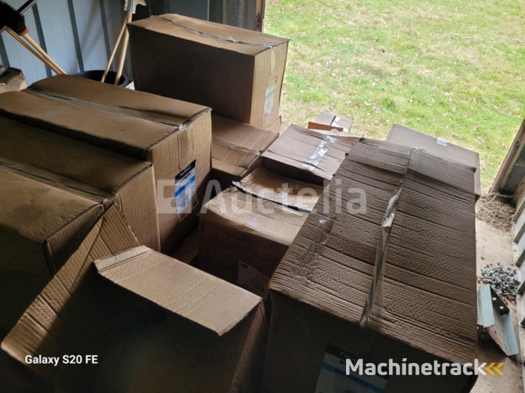 Porseleinen toiletpot HERTON ca. 30 STUKS