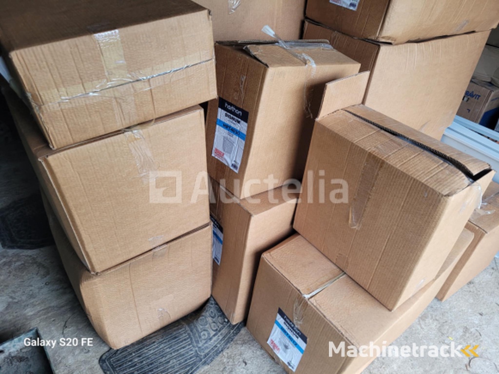 Porseleinen toiletpot HERTON ca. 30 STUKS