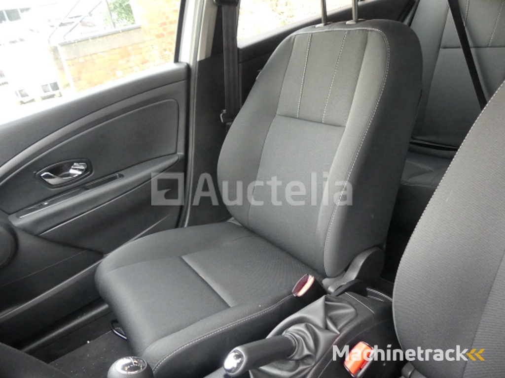 Auto Renault Megane (2012-22.499 km)