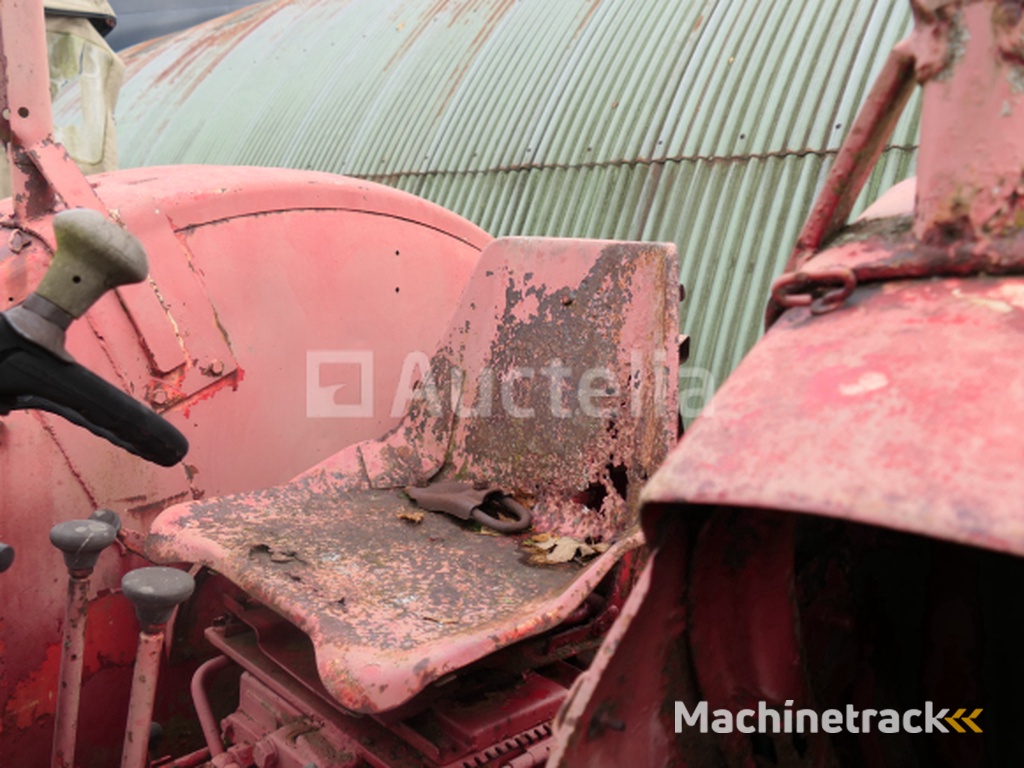 International Harvester Landbouwtractor (VIN:NT362374)