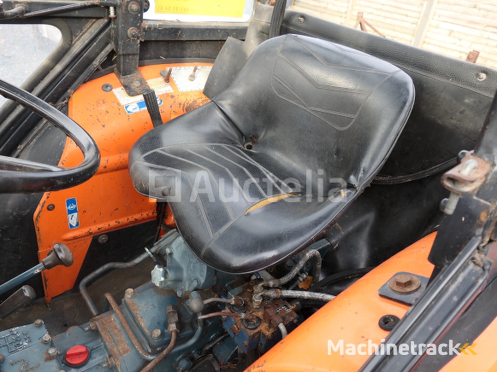 Tractor voor deze tuin + cirkelmaaier Kubota 245DT ( VIN: 245DT72778)