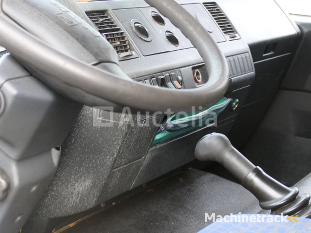 Bergingswagen MAN L12LC (2001-516.464 km)( VIN:WMAL71ZZZ1Y081609)