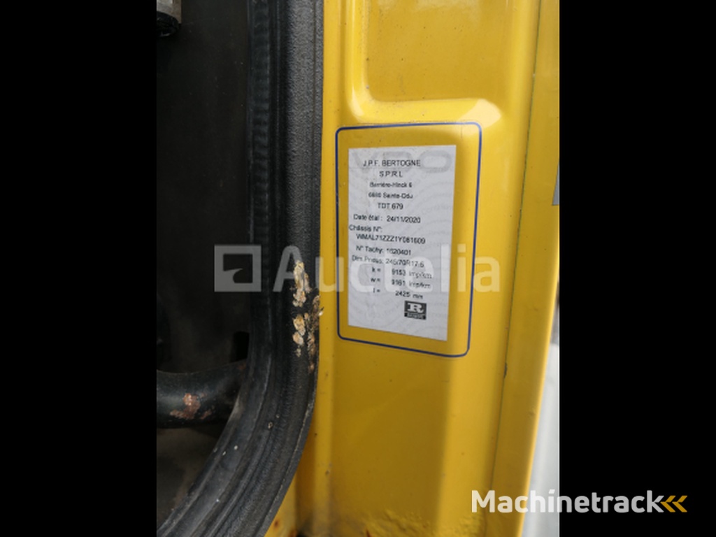 Bergingswagen MAN L12LC (2001-516.464 km)( VIN:WMAL71ZZZ1Y081609)