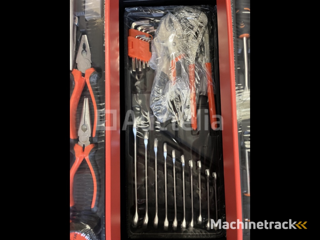 Tool box with 85 pieces of tools