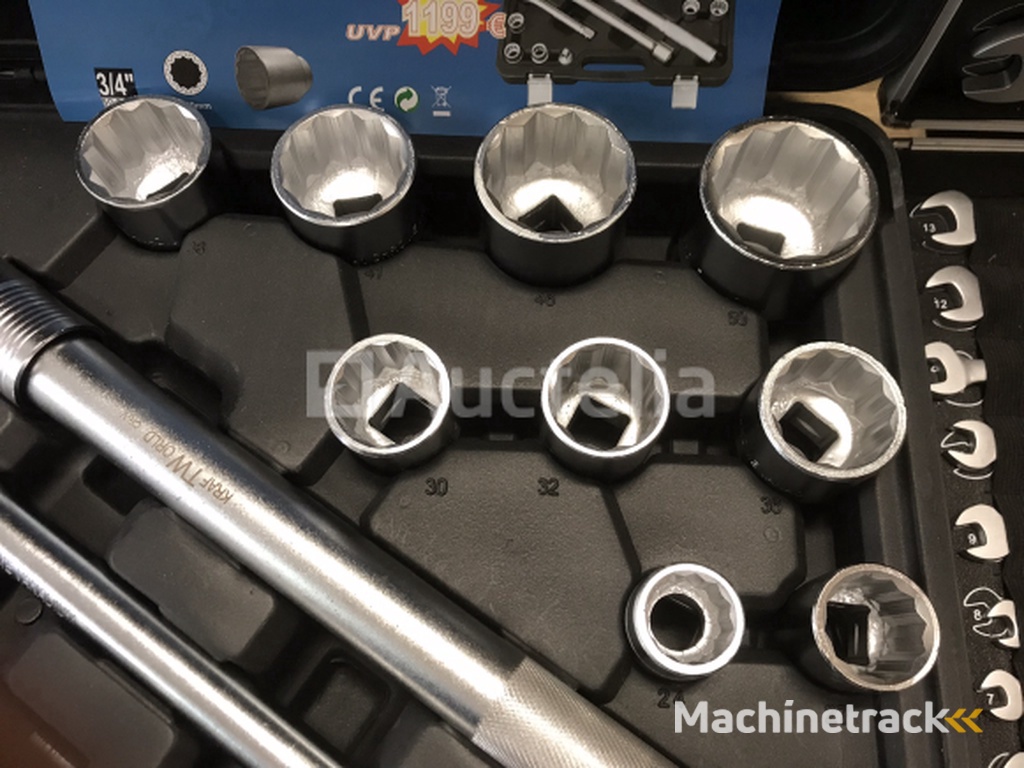 16 piece heavy socket set with telescopic ratchet and 3 extensions