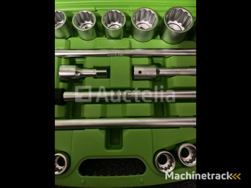 Heavy socket set with ratchet 19-50 mm
