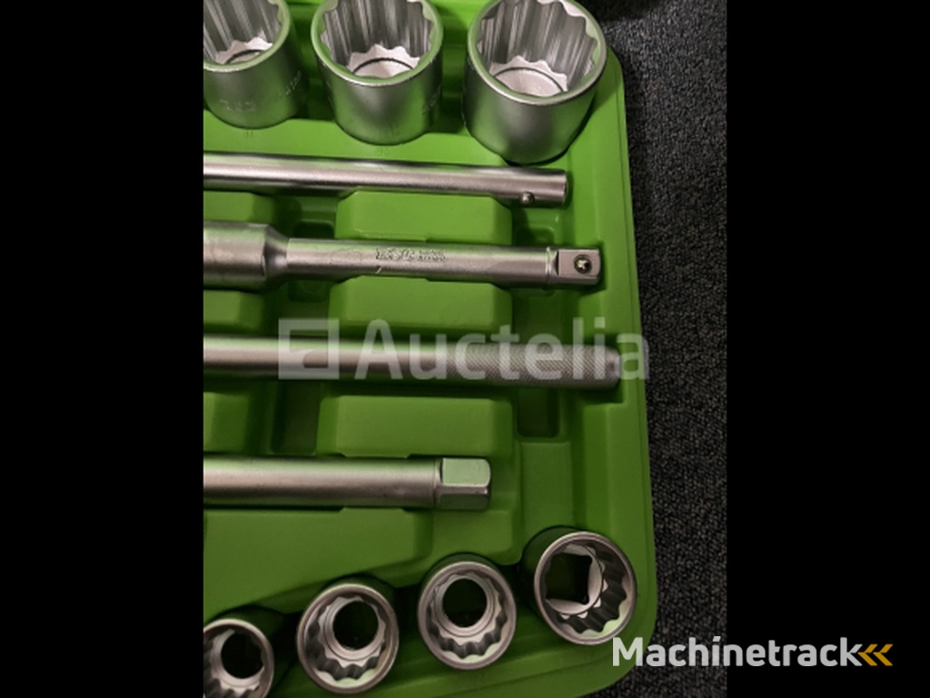 Heavy socket set with ratchet 19-50 mm